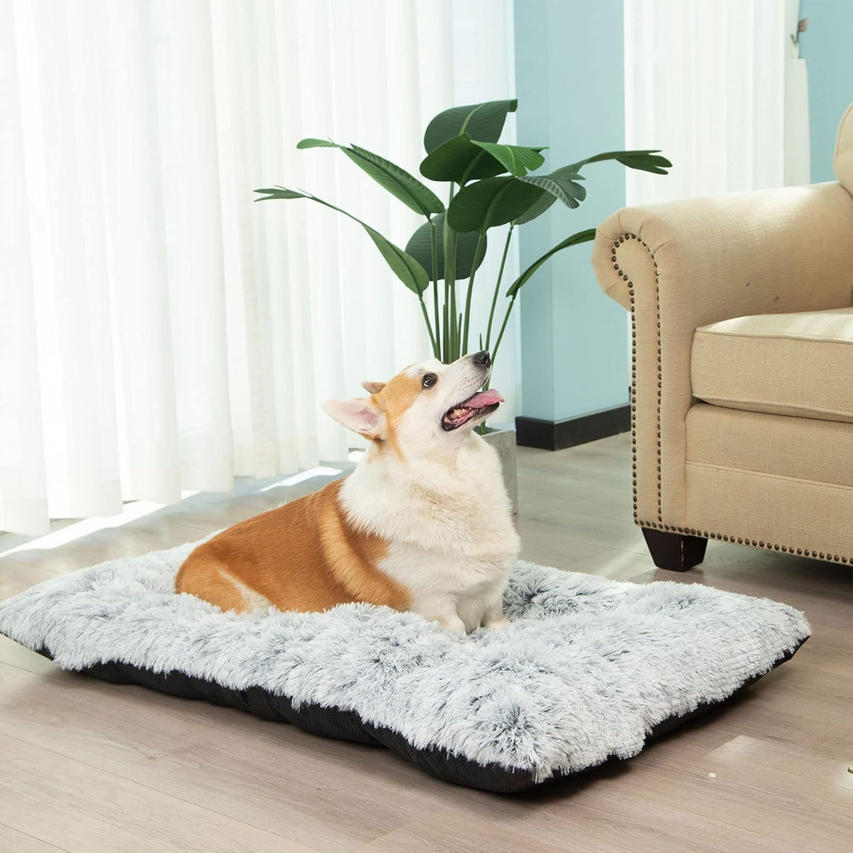 XL Plush Faux Fur Dog Bed with Waterproof Non-Slip Bottom C233250