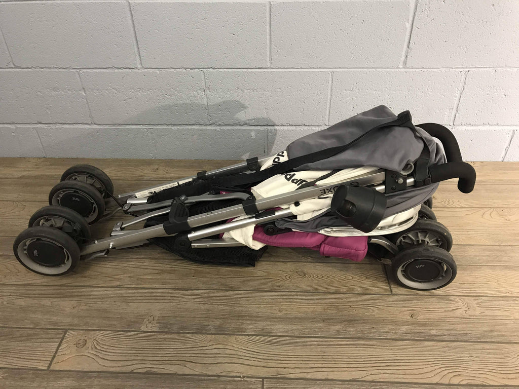 Black Carbon Stroller O5276