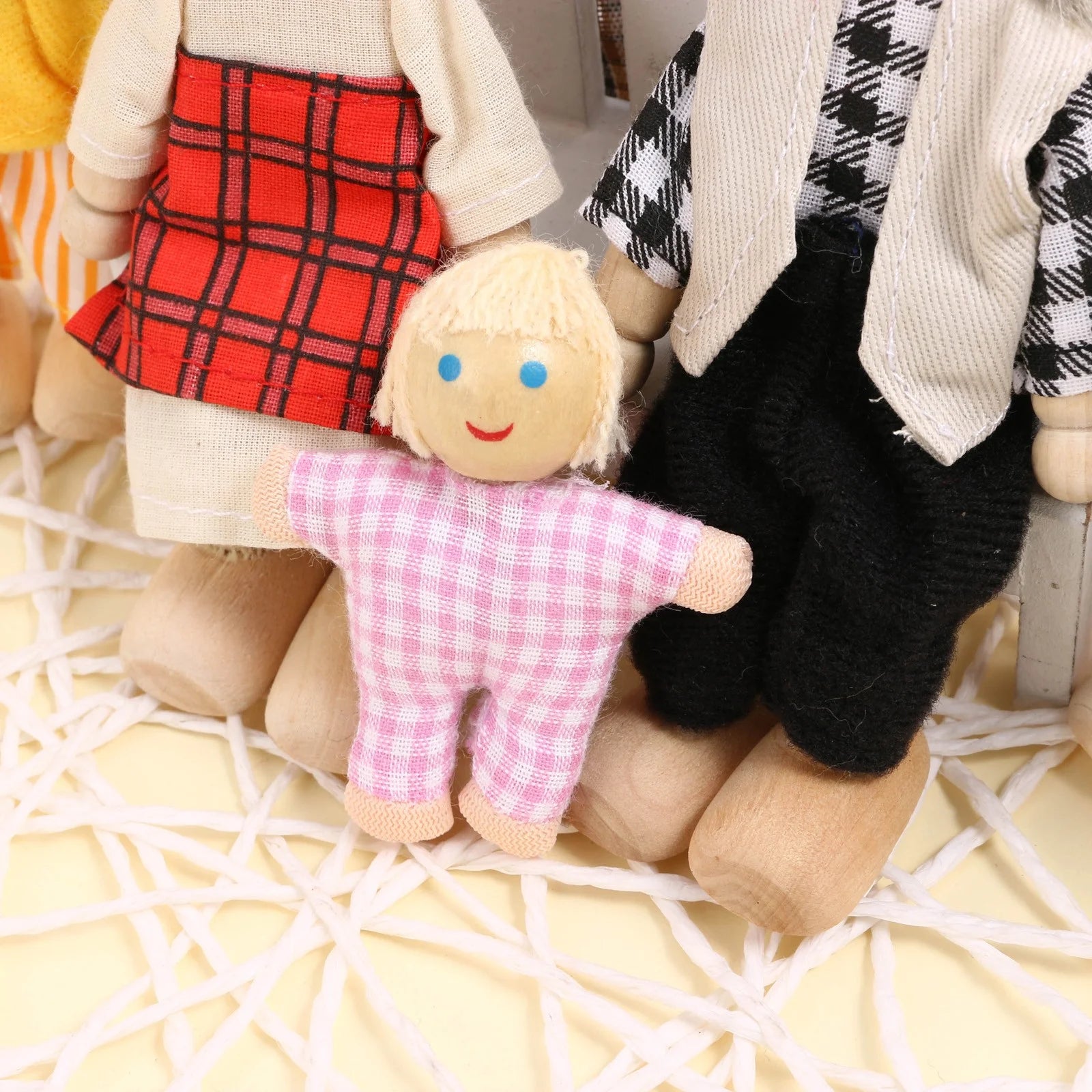 Wooden Dolls Family Playset Set of 7 D911368