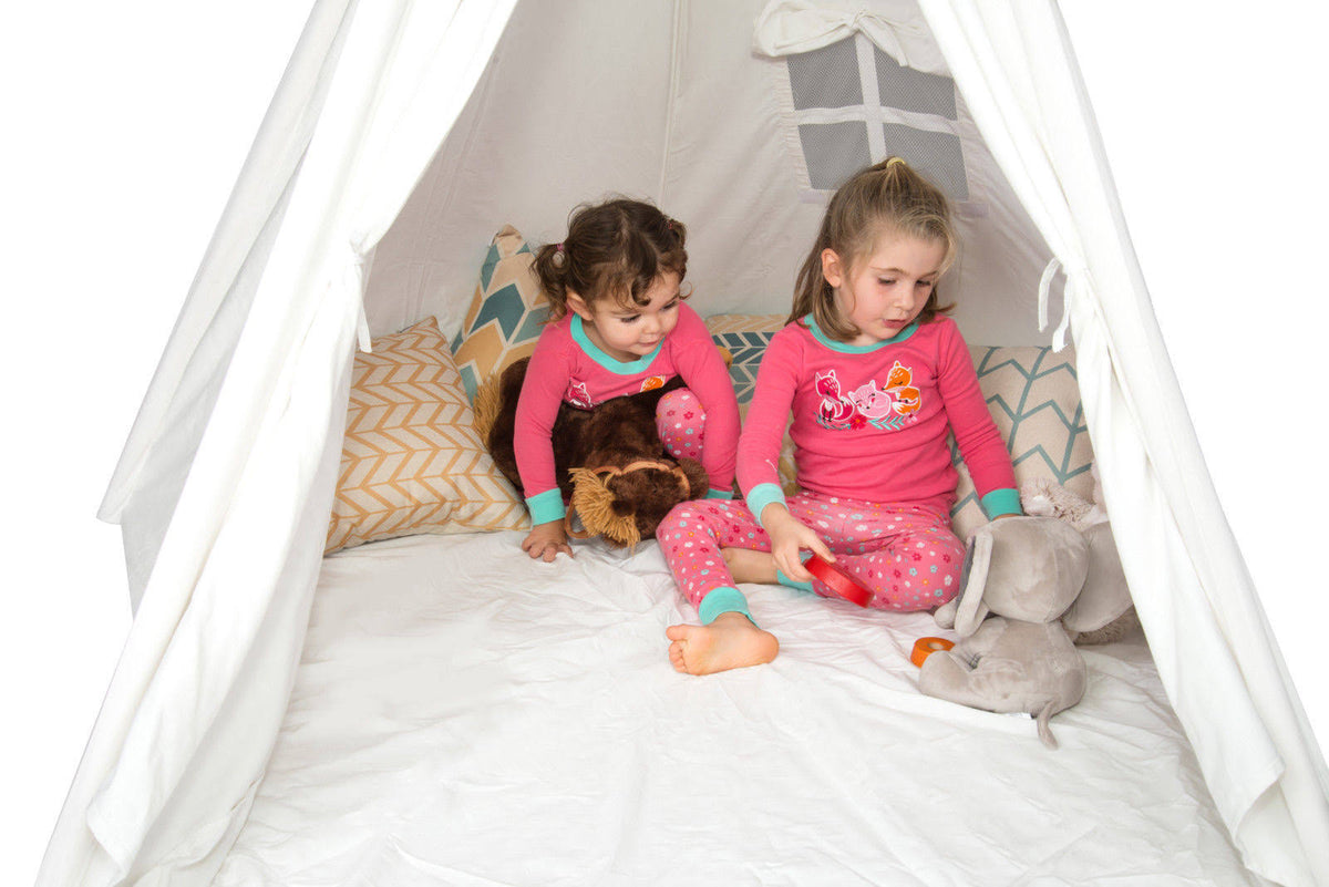 White Pine Wood Teepee Play House with Carry Case Q654607