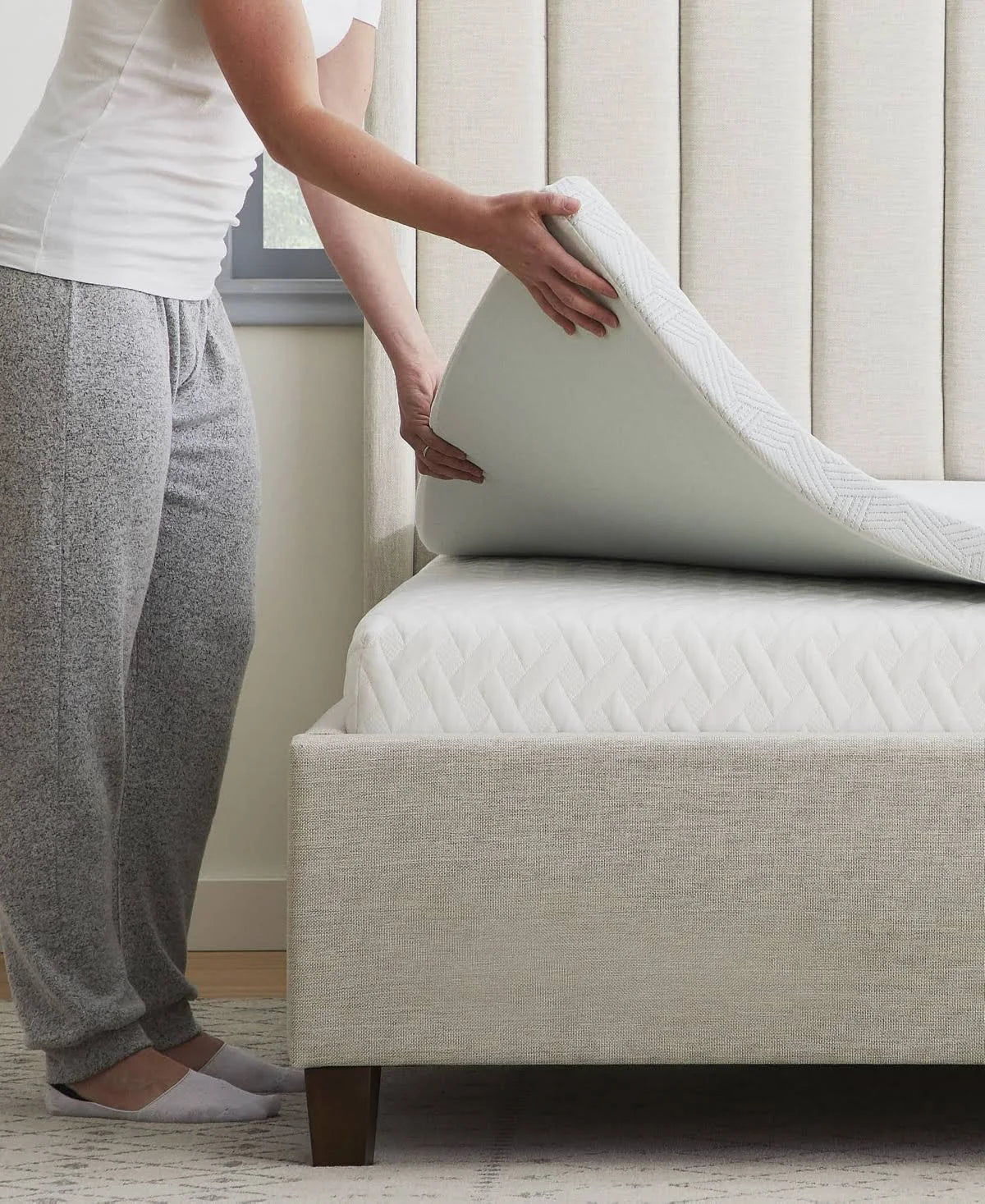 White California King Memory Foam Topper V8349