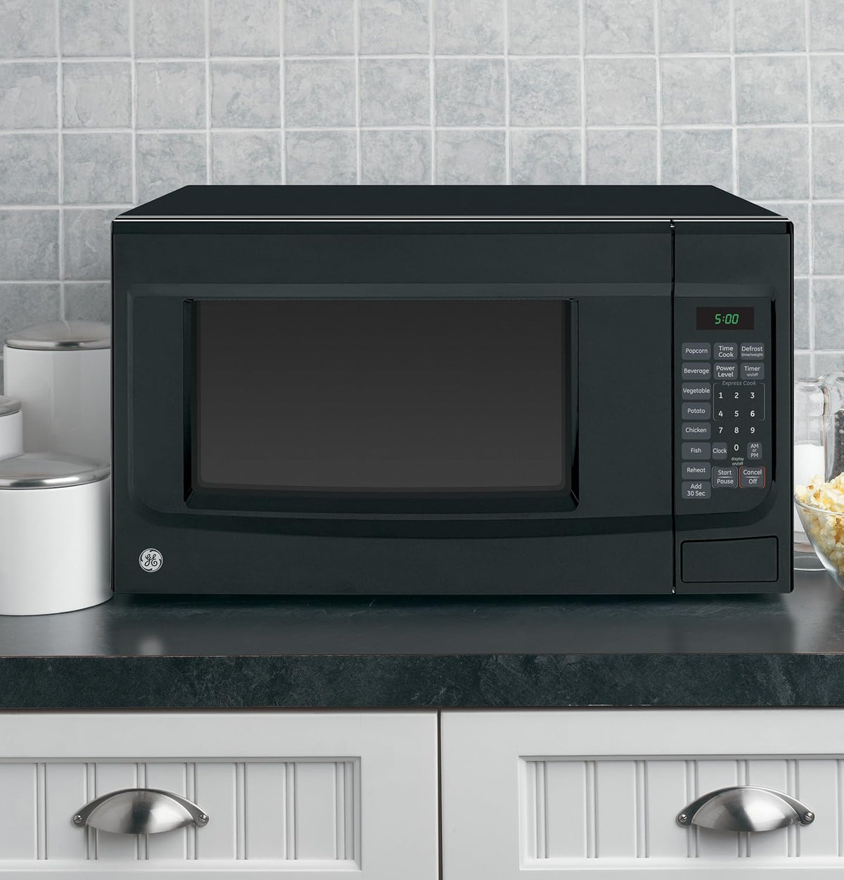 1.4 cu. ft Black Countertop Microwave H828303