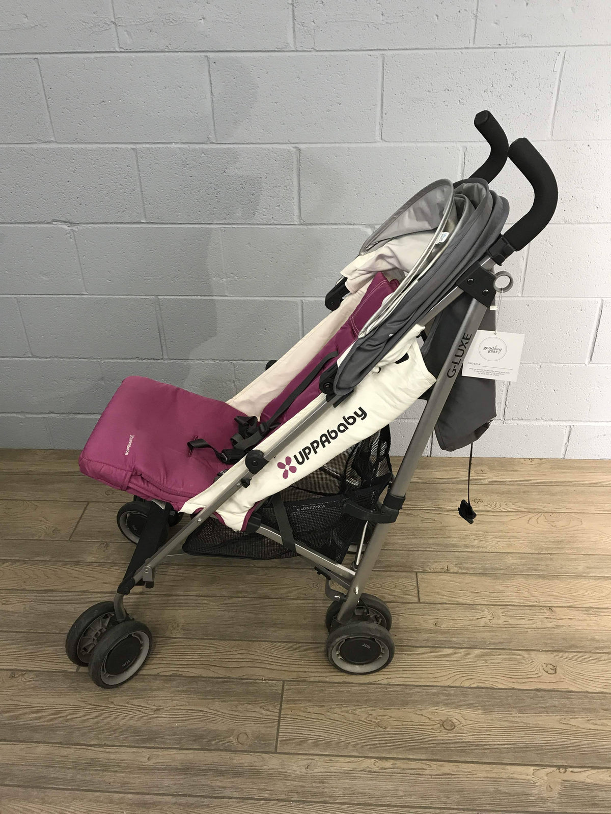 Black Carbon Stroller O5276