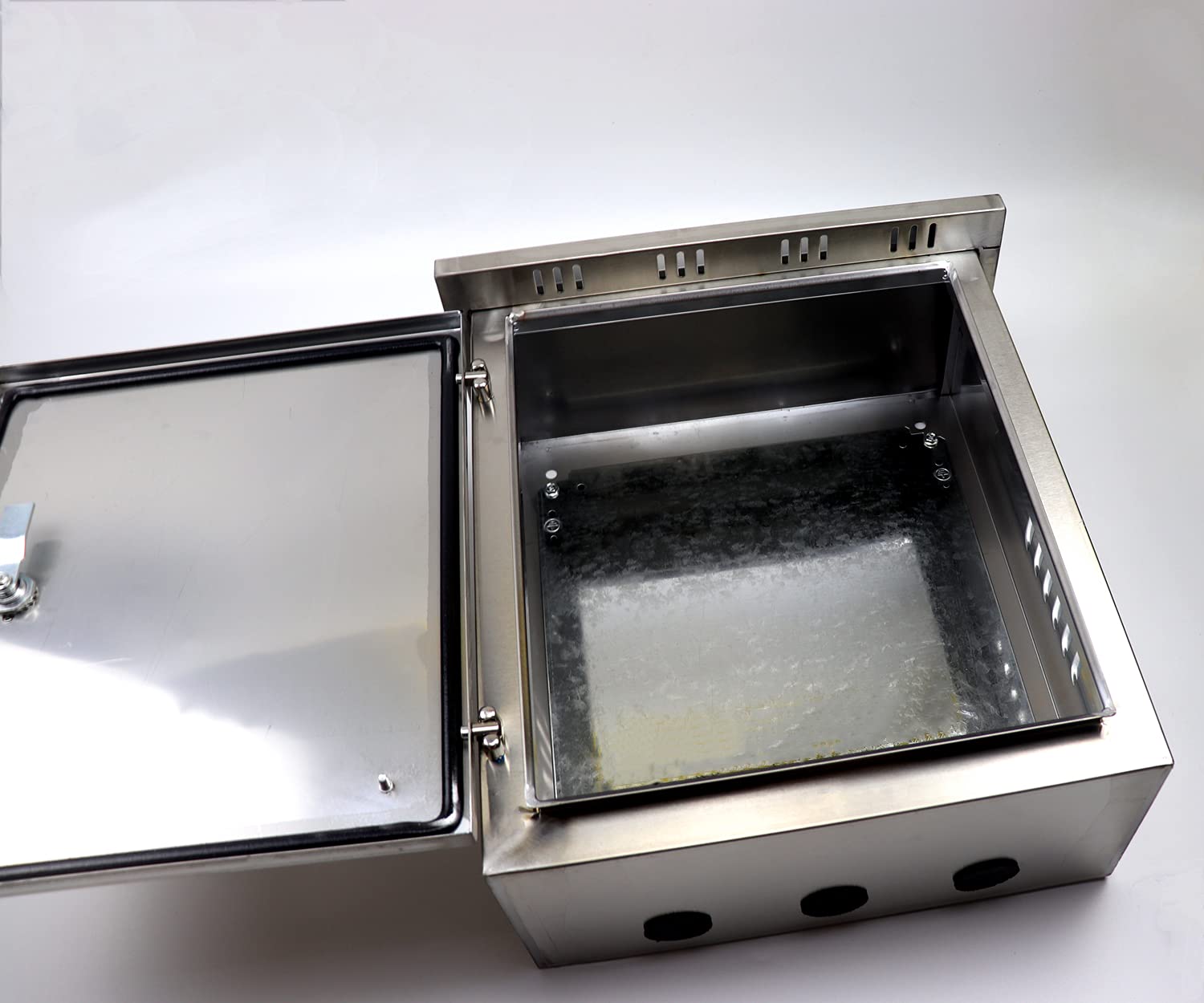 304 Stainless Steel Outdoor Electrical Enclosure Box 20 H x 16 W x 8 D with Mounting Plate O160