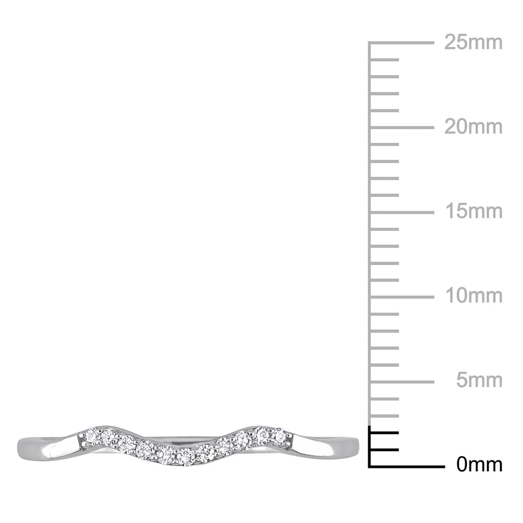 10kt White Gold Wavy Wedding Band with Shared Prong Setting I204