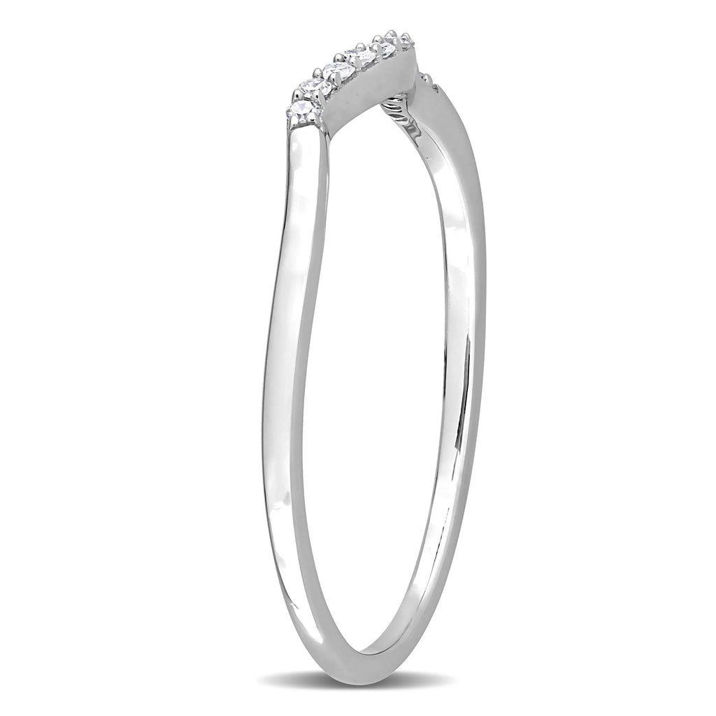 10kt White Gold Wavy Wedding Band with Shared Prong Setting I204