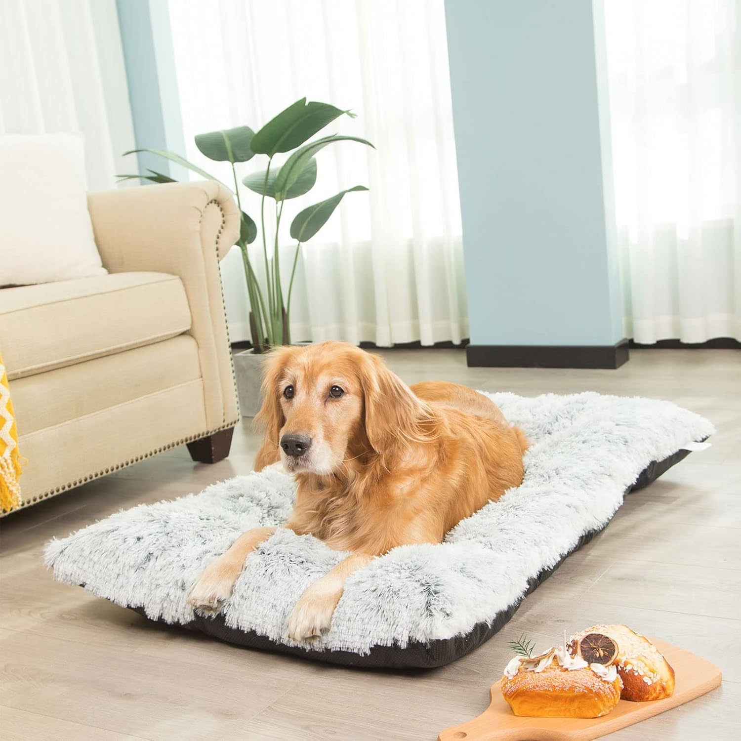 XL Plush Faux Fur Dog Bed with Waterproof Non-Slip Bottom C233250